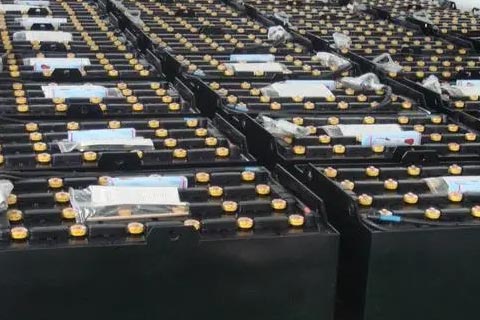 中靖民高价叉车蓄电池回收-废弃汽车电池回收